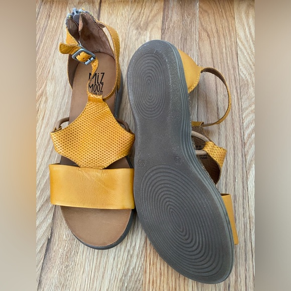 NWT Miz Mooz Mari sandal in beautiful Ochre, size 38 - Picture 3 of 6